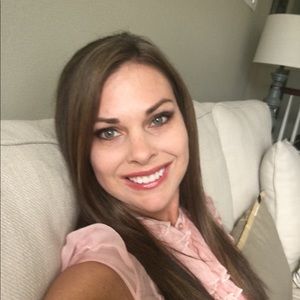 Meet your Posher, Dana